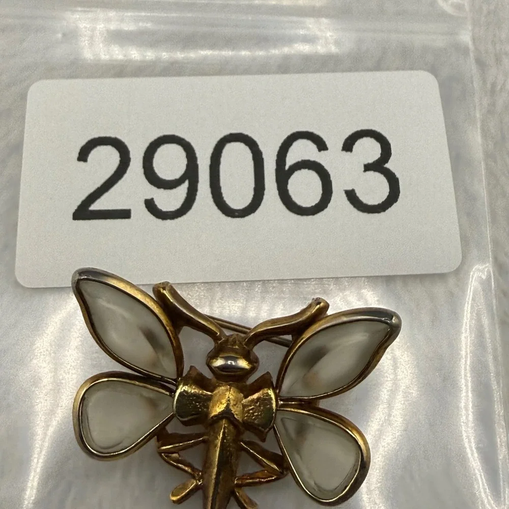 Vintage Trifari Petalette Butterfly Brooch Gold Tone Poured Glass Insect Pin